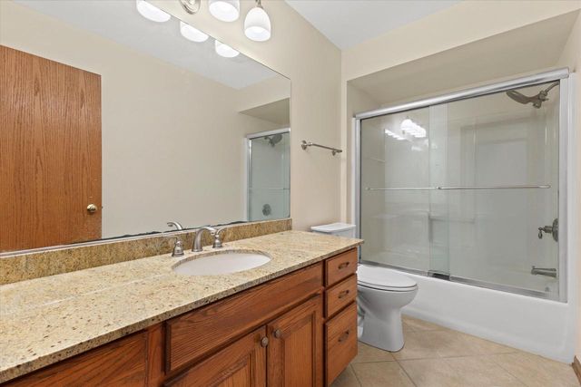 1661 Wood Ridge LANE, Burlington, WI 53105