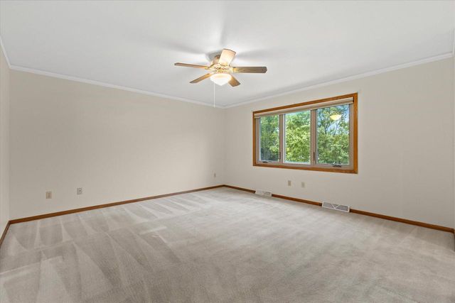 1661 Wood Ridge LANE, Burlington, WI 53105