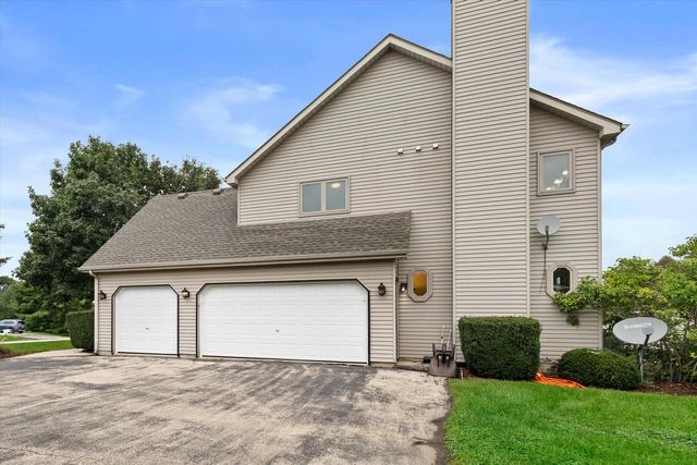 1661 Wood Ridge LANE, Burlington, WI 53105