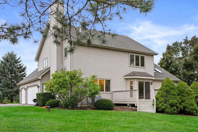 1661 Wood Ridge LANE, Burlington, WI 53105