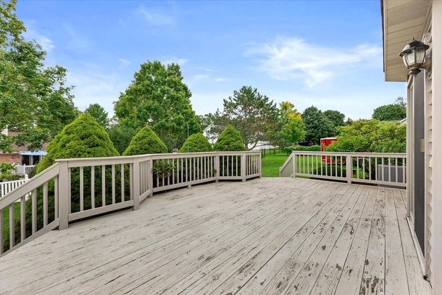 1661 Wood Ridge LANE, Burlington, WI 53105