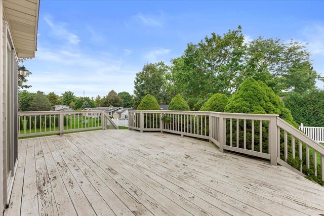 1661 Wood Ridge LANE, Burlington, WI 53105
