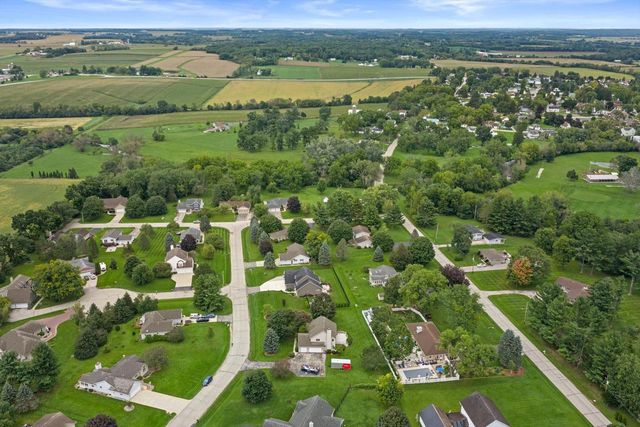 1661 Wood Ridge LANE, Burlington, WI 53105