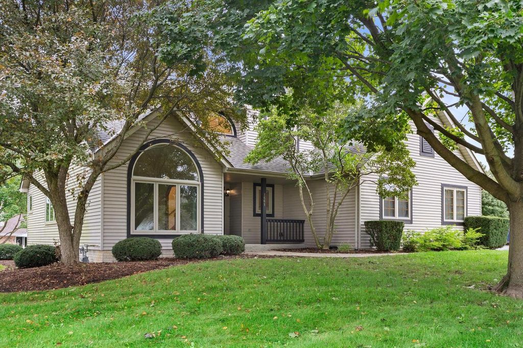 1661 Wood Ridge LANE, Burlington, WI 53105