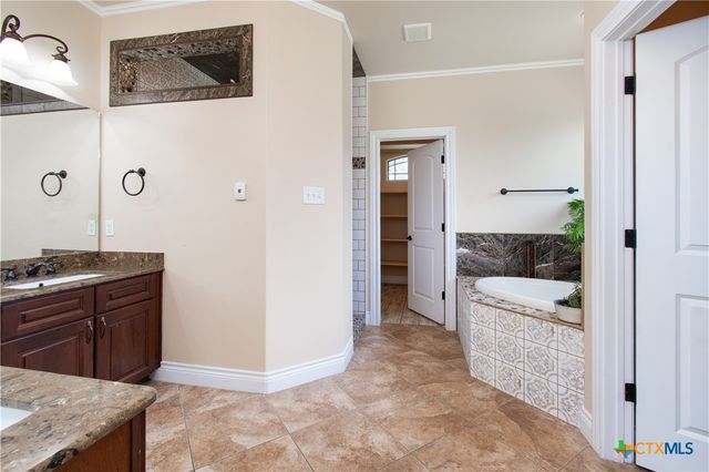 4360 Flint Oak Drive, Belton, TX 76513