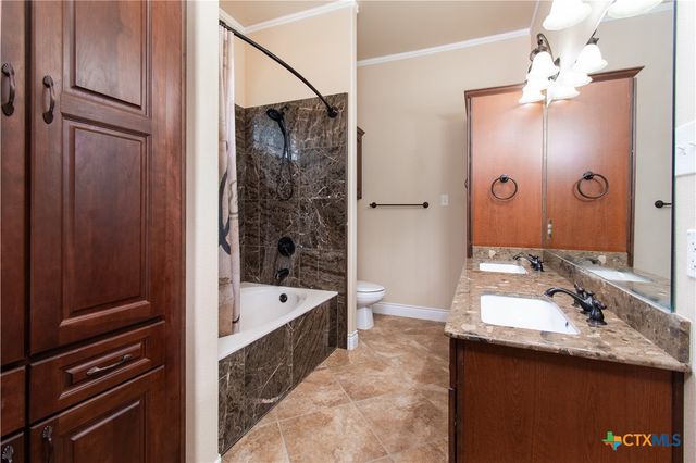 4360 Flint Oak Drive, Belton, TX 76513