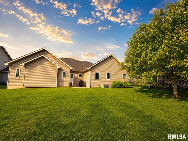1920 FORESTGLEN Drive, Peoria, IL 61615