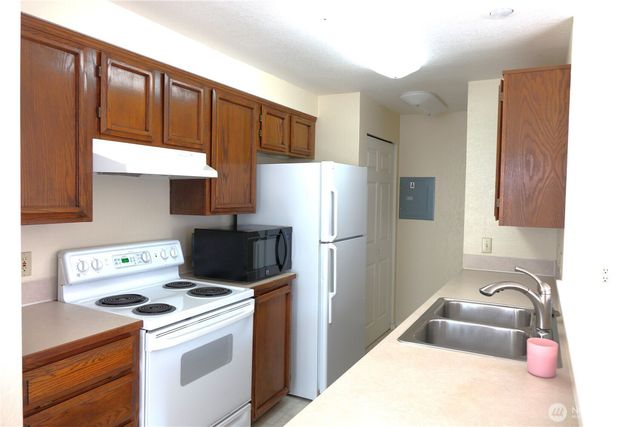 2902 13th Street #3A, Everett, WA 98201