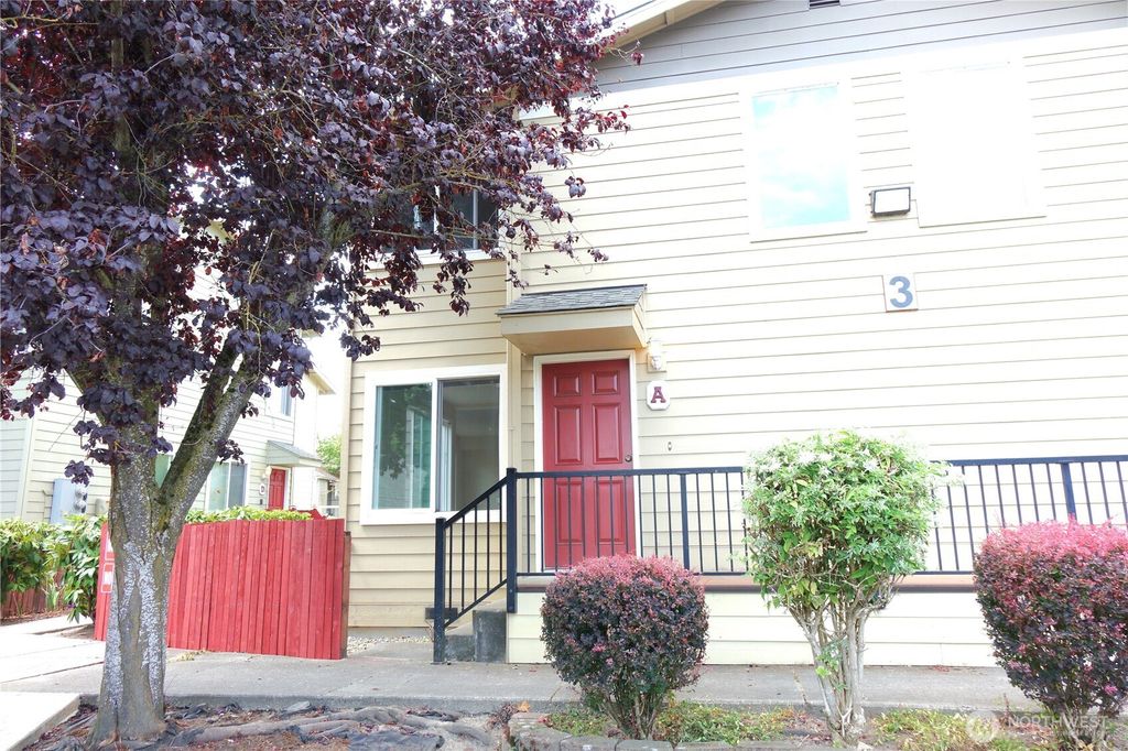 2902 13th Street #3A, Everett, WA 98201