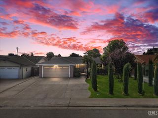 2005 Springfield Avenue, Bakersfield, CA 93304