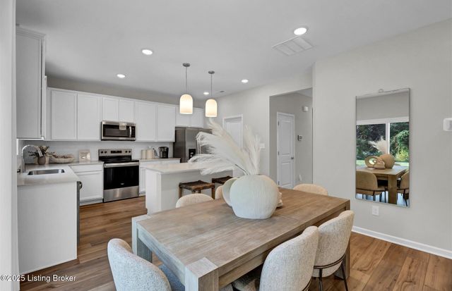 8309 Fairmount Rd, Louisville, KY 40291