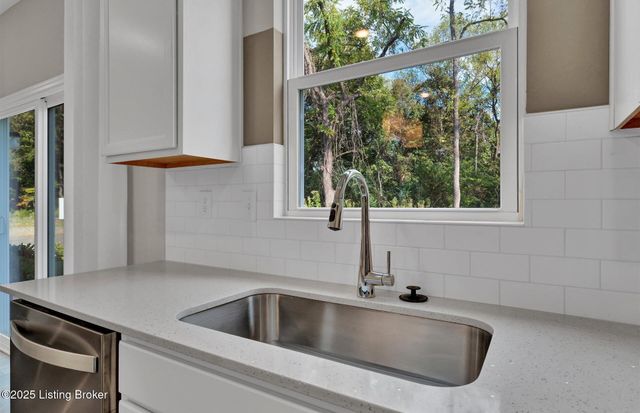 8309 Fairmount Rd, Louisville, KY 40291