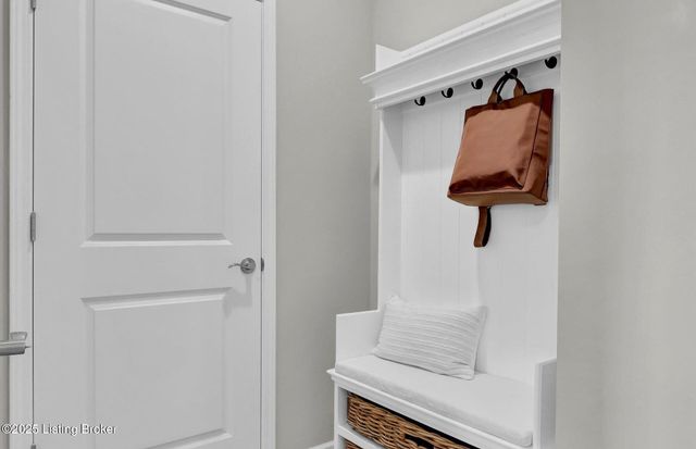 8309 Fairmount Rd, Louisville, KY 40291