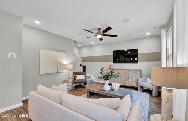 8309 Fairmount Rd, Louisville, KY 40291