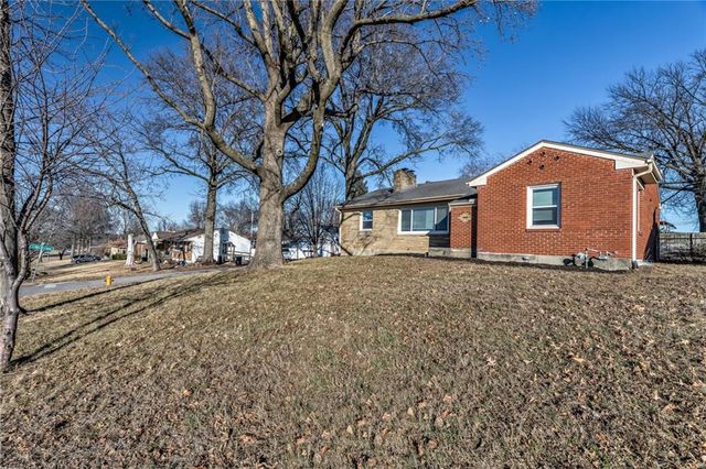2601 S Hardy Avenue, Independence, MO 64052