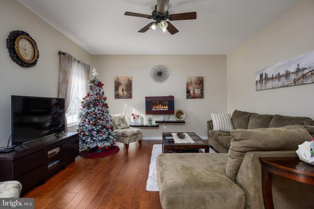 501 SANDPIPER LN, New Cumberland, PA 17070