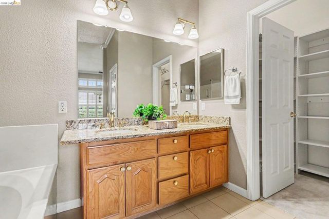 424 Gravenstein Ter, Brentwood, CA 94513