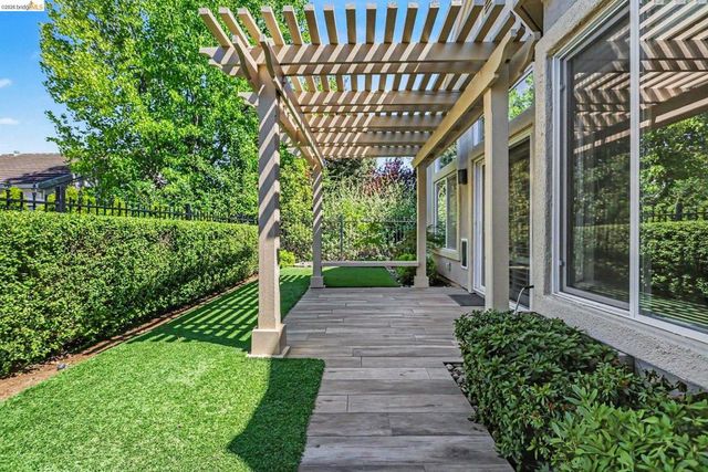 424 Gravenstein Ter, Brentwood, CA 94513