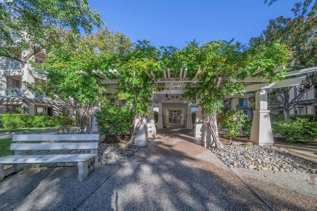 1860 Tice Creek Drive 1339, Walnut Creek, CA 94595