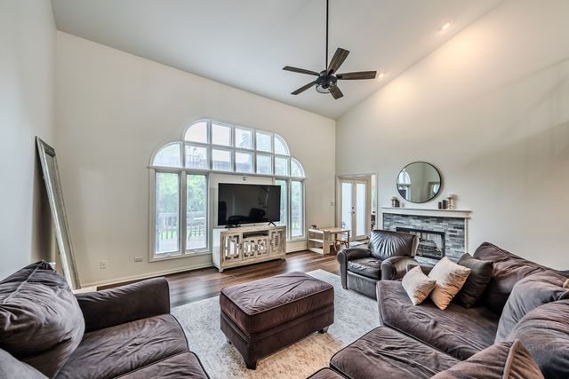 24065 Ascot Court, Naperville, IL 60564