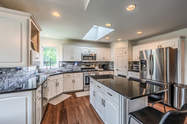 24065 Ascot Court, Naperville, IL 60564