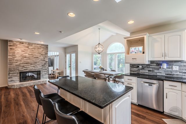 24065 Ascot Court, Naperville, IL 60564