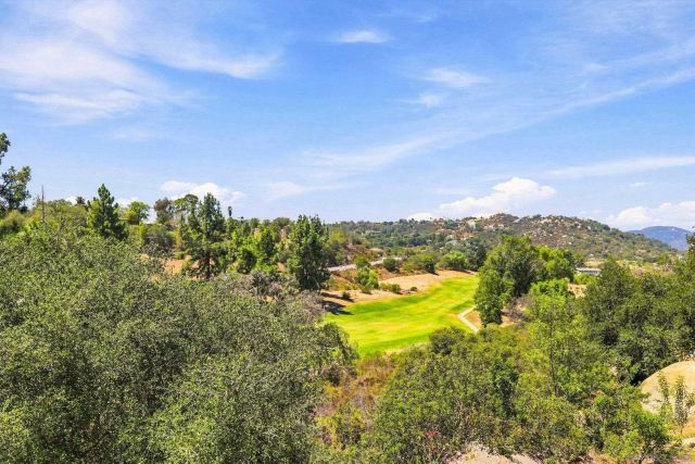10353 Pinion Trail, Escondido, CA 92026