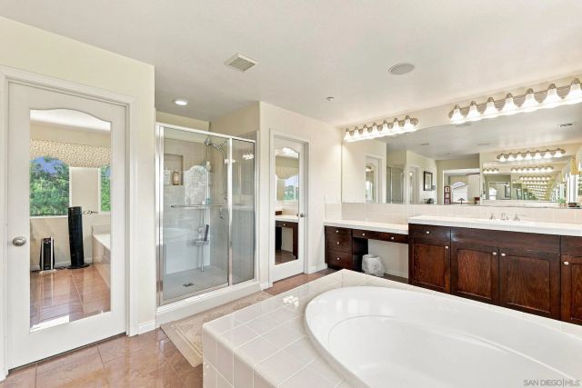 10353 Pinion Trail, Escondido, CA 92026