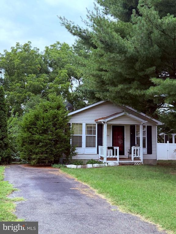 3207-B ACTON RD, Baltimore, MD 21234