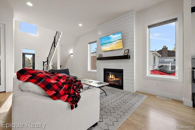 45951 Edgewater Street, Chesterfield, MI 48047