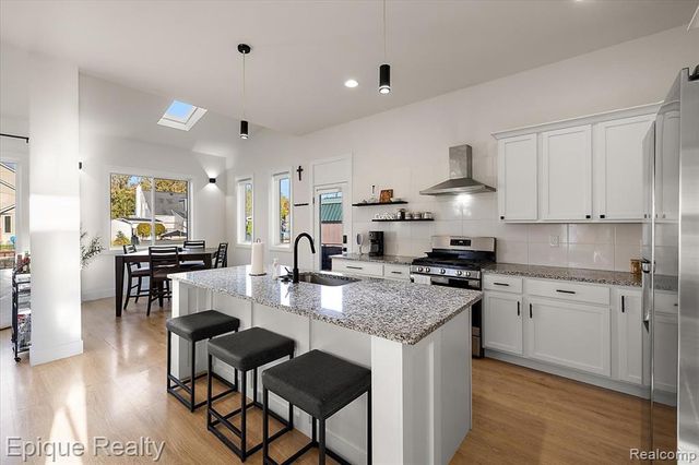 45951 Edgewater Street, Chesterfield, MI 48047