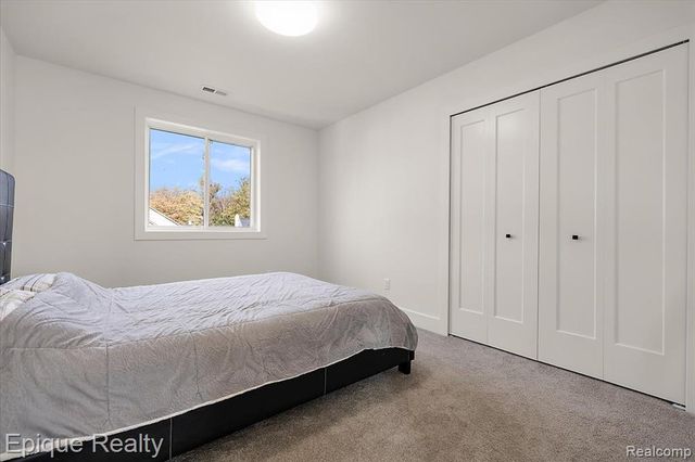 45951 Edgewater Street, Chesterfield, MI 48047