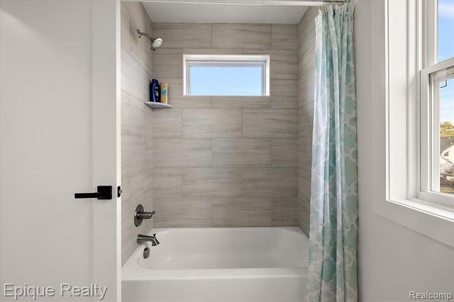 45951 Edgewater Street, Chesterfield, MI 48047