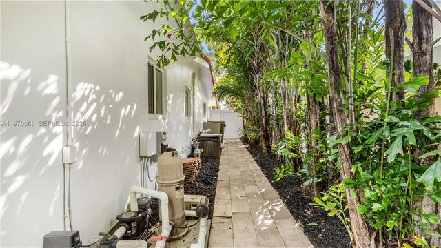 2037 Windward Dr, Lauderdale By The Sea, FL 33062