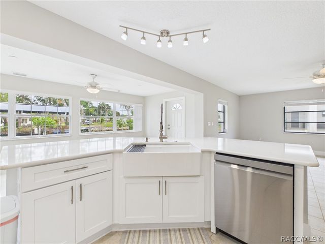 3929 N Sagamon Point, Crystal River, FL 34428