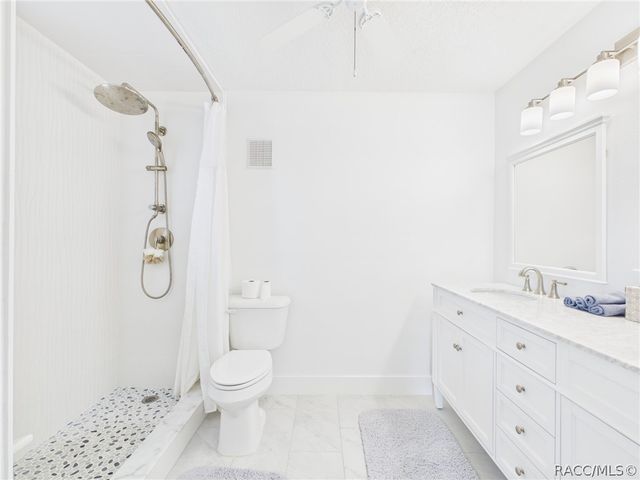 3929 N Sagamon Point, Crystal River, FL 34428