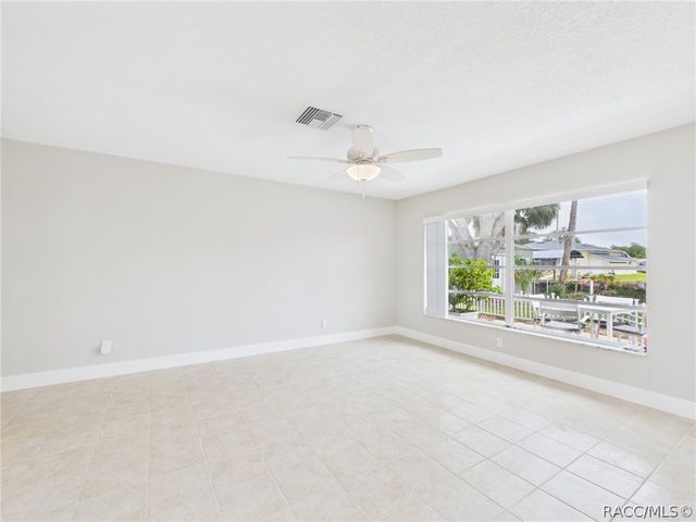 3929 N Sagamon Point, Crystal River, FL 34428