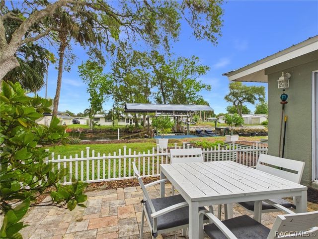 3929 N Sagamon Point, Crystal River, FL 34428