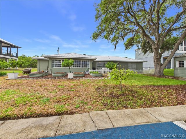 3929 N Sagamon Point, Crystal River, FL 34428