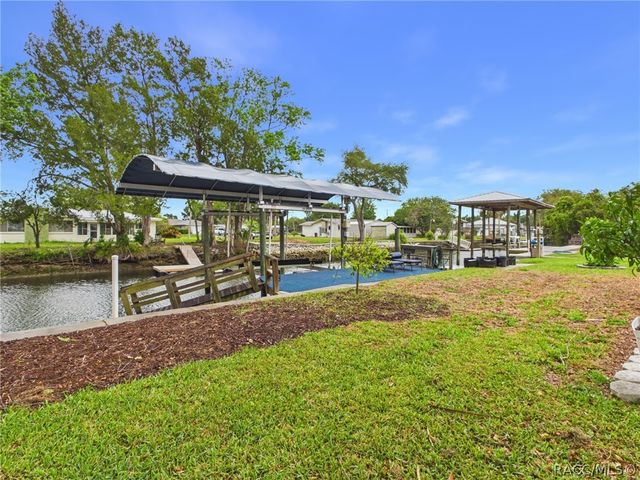 3929 N Sagamon Point, Crystal River, FL 34428