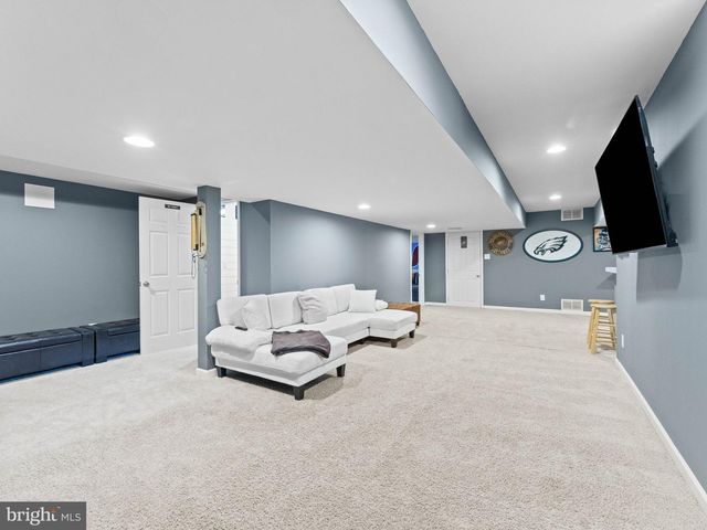 1217 KAREN ANN CT, West Deptford, NJ 08086