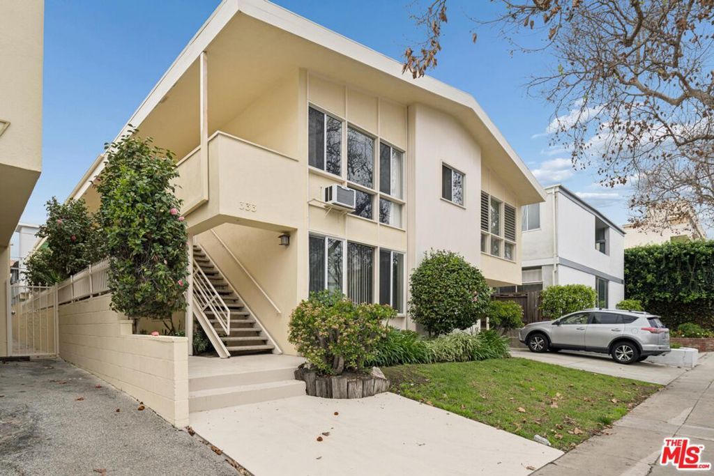 Image 1 of property listing at 333 S Rexford Drive, Beverly Hills, CA 90212
