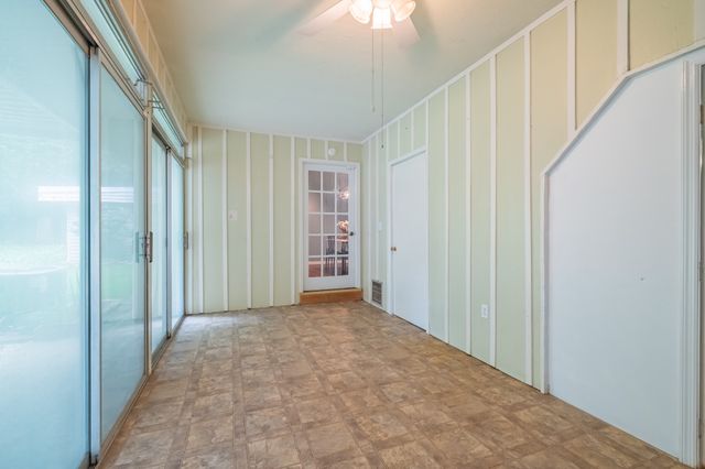1915 Country Club Dr, Tullahoma, TN 37388