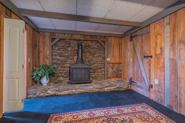 1915 Country Club Dr, Tullahoma, TN 37388