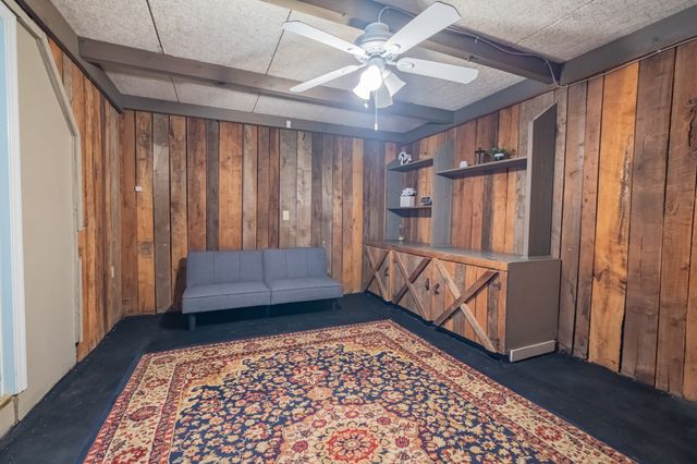 1915 Country Club Dr, Tullahoma, TN 37388