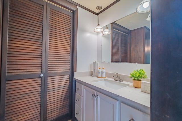1915 Country Club Dr, Tullahoma, TN 37388