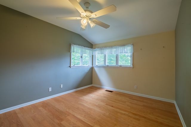 1915 Country Club Dr, Tullahoma, TN 37388