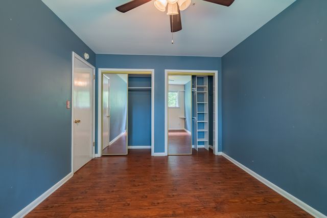 1915 Country Club Dr, Tullahoma, TN 37388