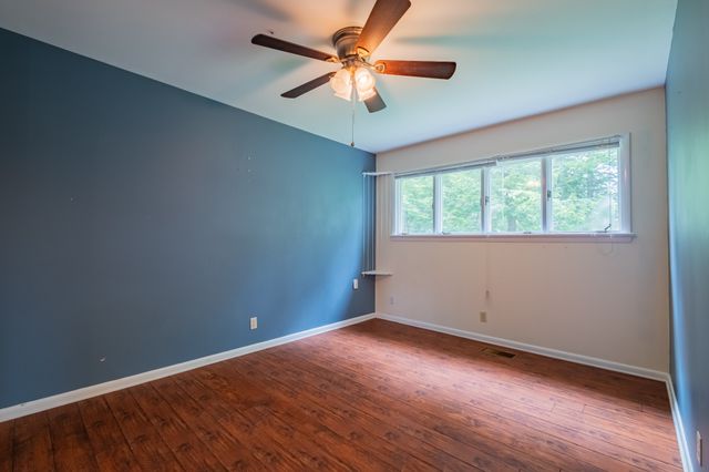 1915 Country Club Dr, Tullahoma, TN 37388