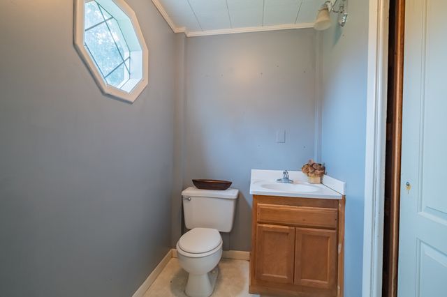 1915 Country Club Dr, Tullahoma, TN 37388